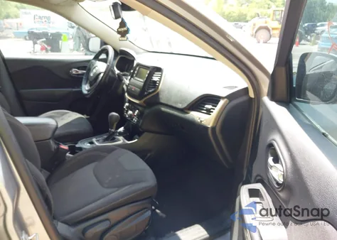 2016 Jeep Cherokee Latitude из США, поврежденный, VIN 1C4PJMCS9GW213469